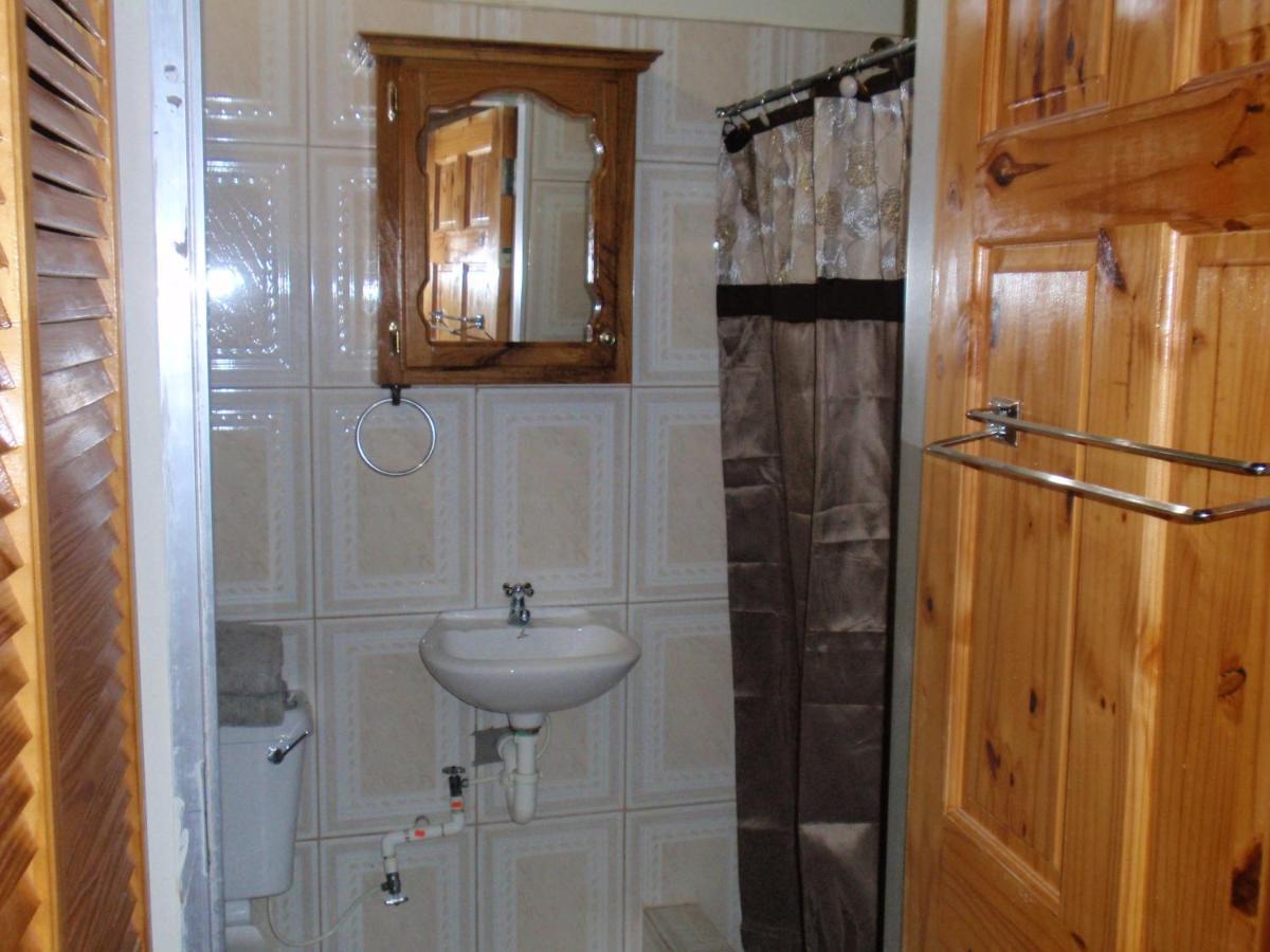 Memories Cottage And Apartments Buccoo Экстерьер фото